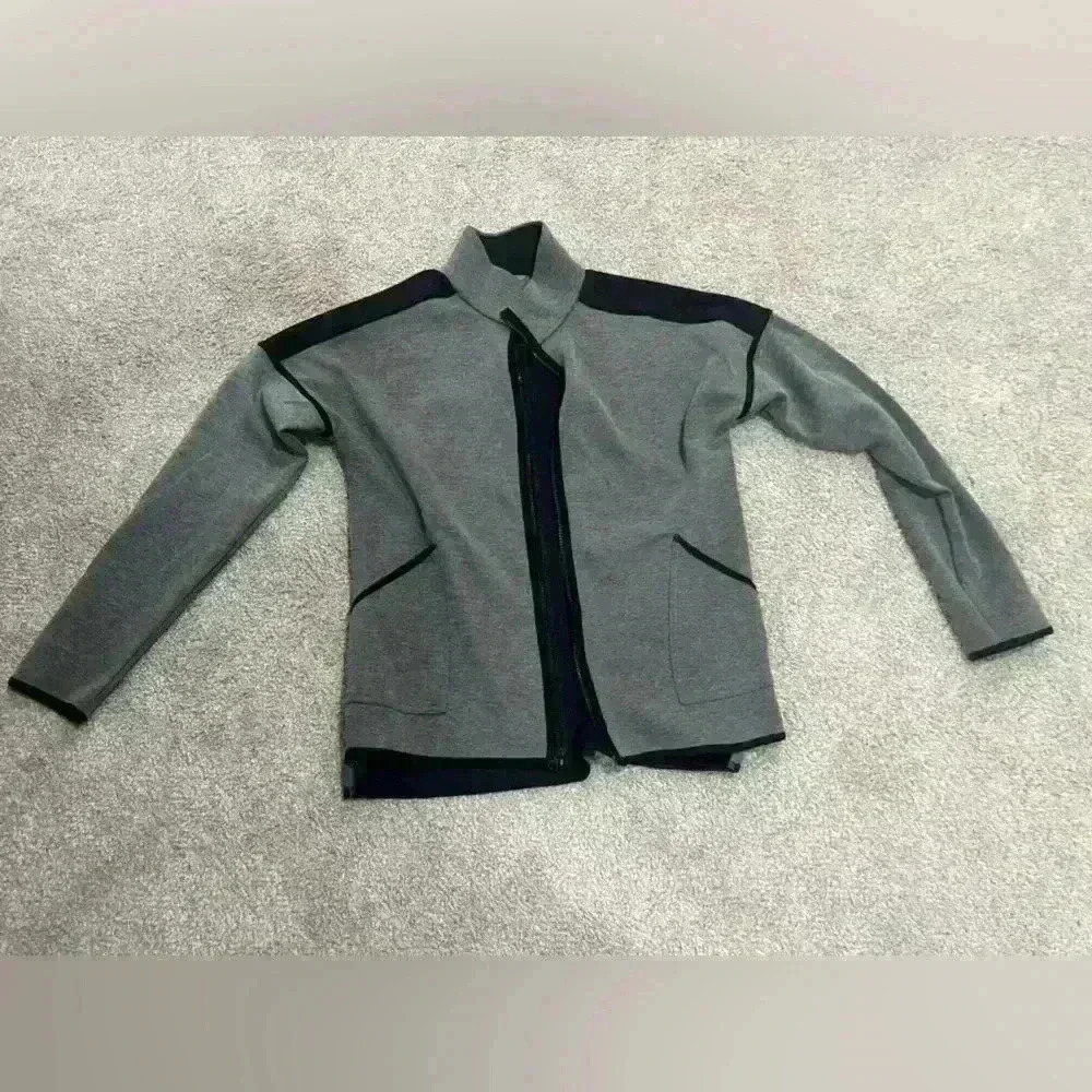 Women’s Medium champion fall zip up jacket